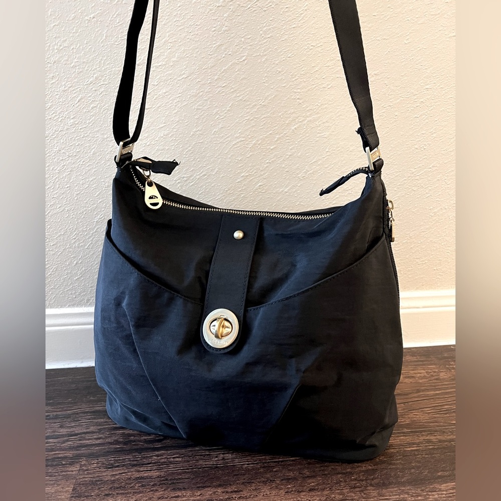 Baggallini Helsinki Hobo Crossbody - black with gold hardware